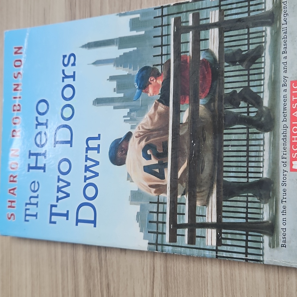Assorted Book Collection - Picture 2 of 7